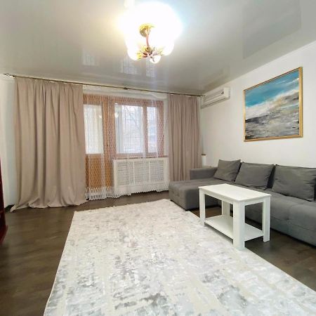 Comfortable Apartment, Samal 2 Almaty Exterior photo